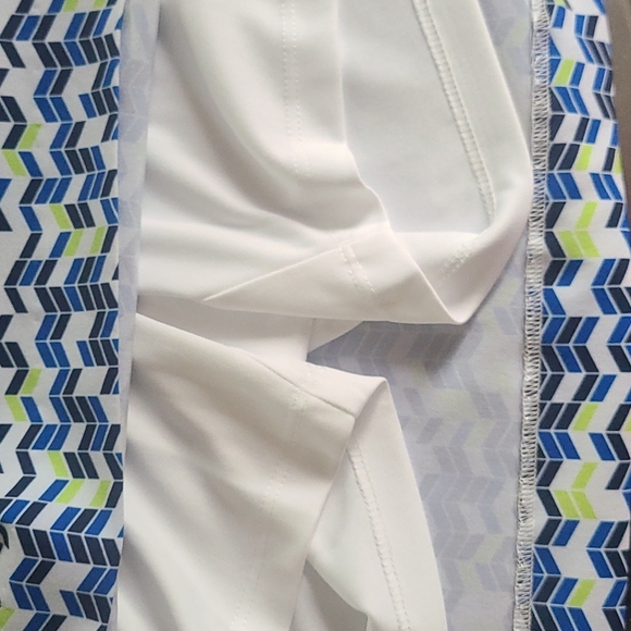 NWT IZOD Golf Skort. Size 14. Pockets  Blues/White/Lime Side Zip. UPF-15 - Picture 5 of 10
